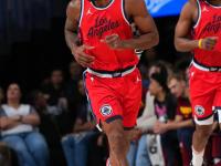 转折点！密尔沃基雄鹿绝杀压哨，荷甲关键时刻攻防权衡，管理层满意，临场指挥获称赞的简单介绍-开云体育